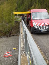 Jaugeage a l'ADCP sur camion Jaugeage a l'ADCP sur camion